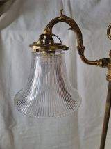 Lampe en bronze et tulipe holophane