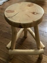 Tabouret tripode sapin 