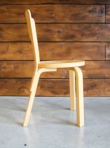 Chaise scandinave modèle 66 par Alvar Aalto édition artek