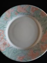 6 assiettes Arcopal blanches motifs rose et bleu