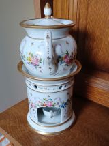 TISANIERE A DECOR FLORAL POLYCHROME PORCELAINE DE  PARIS