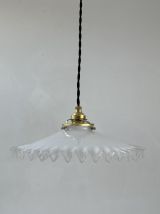 ANCIENNE SUSPENSION DENTELEE EN OPALINE 25,5 CM VINTAGE