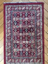 Petit tapis Moyen Orient vintage