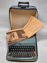  Machine à écrire Olivetti Lettera 32 