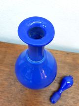 Carafe vintage en opaline bleu cobalt