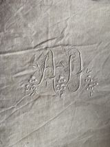 Drap ancien métis blanc monogramme AD.