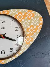 Horloge vintage pendule murale silencieuse Odo orange vert