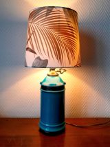 Lampe en céramique bleu pieds griffes abat-jour jungle