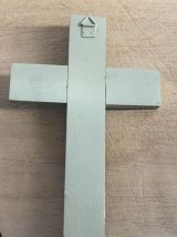 Crucifix ancien vert amande