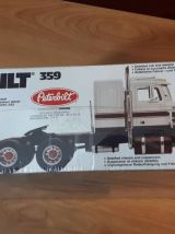 Maquette AMT Matchbox camion Peterbilt 359 1/25 avec moteur