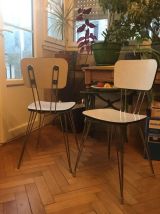 2 chaises en formica pieds Eiffel