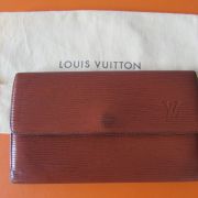 Portefeuille Vintage en cuir épi de la maison Louis Vuitton.