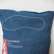 coussin en jean levi's