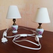 2 lampes à poser en porcelaine décorée