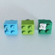 Pin's Lego, lot de 3 en vert et bleu, cravate, veste