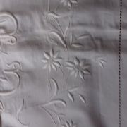 Parure Draps anciens brodés avec monogramme