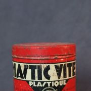 Boîte ancienne en fer « Mastic Vite »