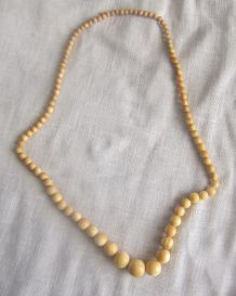 collier vintage ivoire 