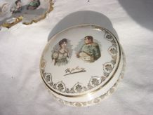 Bonbonnière Napoléon et Joséphine à motifs dorés