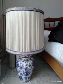Lampe vintage avec pied en porcelaine