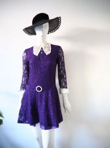 Robe mini en dentelle violette col Claudine Mod vintage 60's