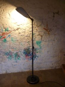 LAMPADAIRE INDUSTRIEL - ECLATEC -