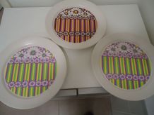 3 assiettes plates vintage modèle love