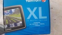 Gps tomtom xl europe 42 pays iq route edition  boite  cable
