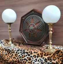 pair de lampe  chevet laiton pied exagonal sphere opaline bl