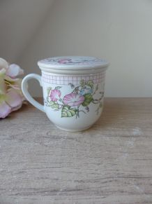 Tasse fleurie avec filtre à thé et couvercle, tisanière en c