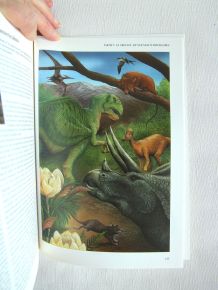 Atlas historique des dinosaures Par M. J. Benton. 