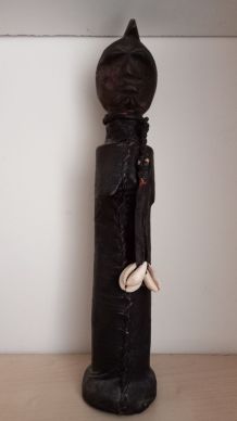 Totem de Femme Peuls (Ebéne, Cuir et Cauris) BURKINA FASO