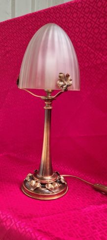 tres grande lampe laiton et bronze  1920  et jolie dome en v