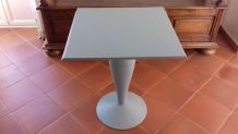 Table Miss Balu de Philippe Starck pour Kartell 1990