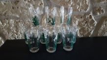 Lot de 10 verres forme gobelet motif muguet