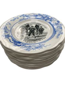 12 assiettes plates ornées de Scènes militaires.