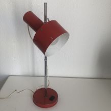 Lampe  vintage 1960 Monteuse Delmas rouge diable - 44 cm