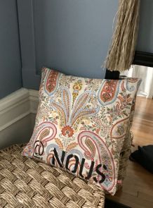 Coussin motifs cachemire "Nous"