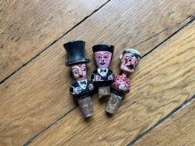 Lot de trois bouchons décoratifs, théâtre de Guignol