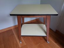 Desserte table formica et bois à roulettes