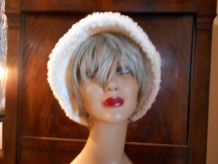 BOB VINTAGE FAUSSE FOURRURE CHAPEAU T UNIQUE REGLABLE CREME 