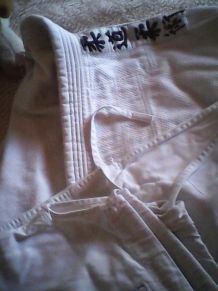 Trois tenues judo pantalons et vestes 170/190