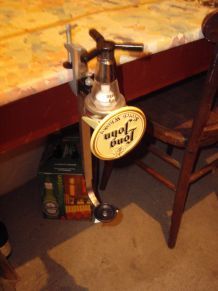 Ancien distributeur de boisson de bar pub long john