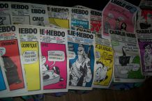 lot de 21 no  de charlie hebdo 