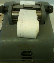 Machine à calculer ODHNER X9S-6 -  années 60