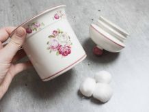 pot porcelaine salle de bain rose
