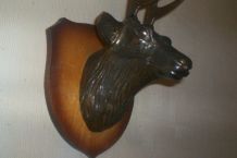 TETE DE CERF ANCIENNE EN METAL REGULE 