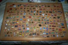 GROS LOT DE + DE 220 PIN'S de collection 