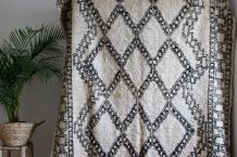 Grand tapis Beni ouarain vintage tissé main au Maroc 