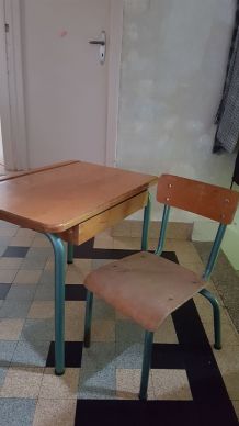 petit bureau d'enfant